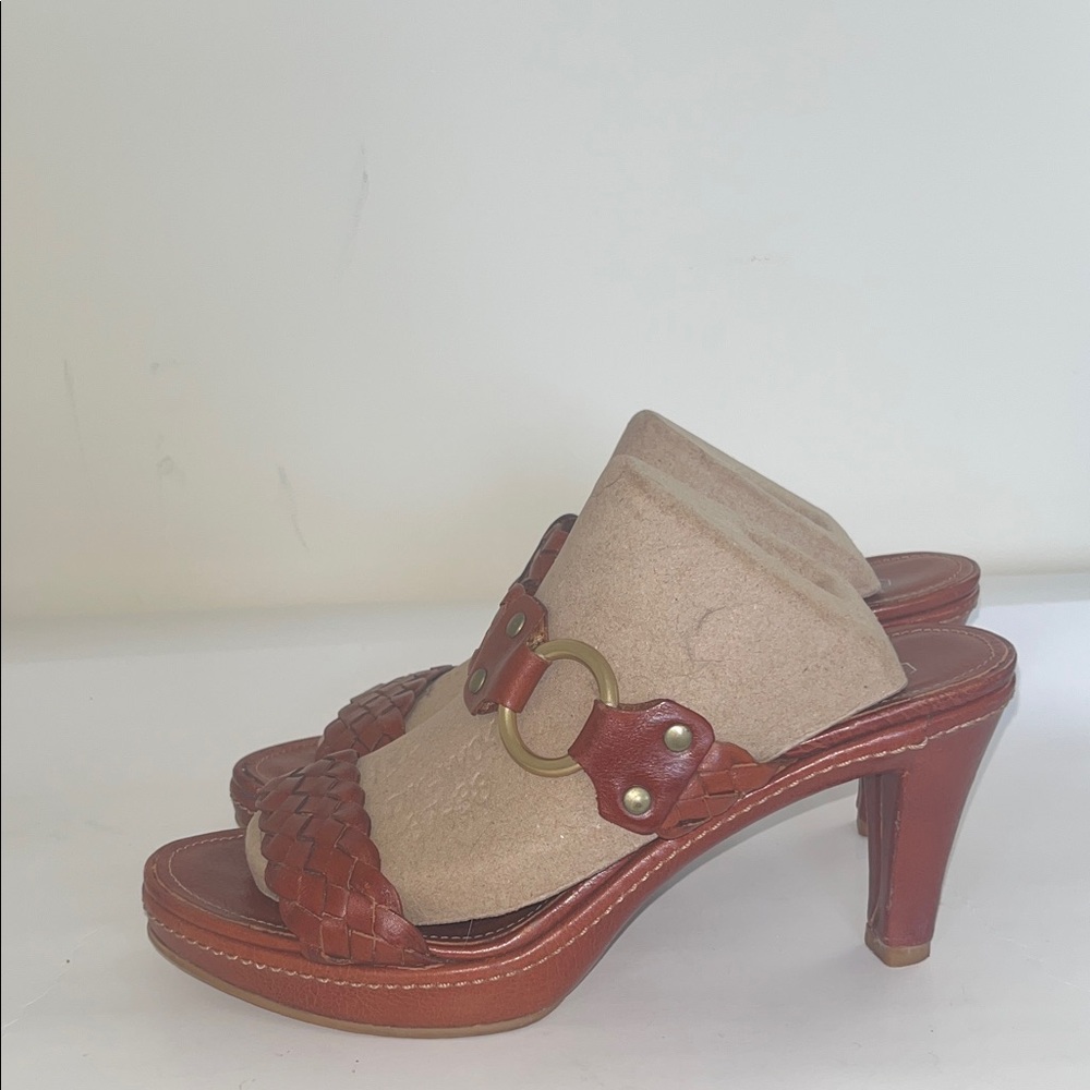 Coach Phebe Tan Vachetta woven Leather. Size 7 1/2 Used excellent condition